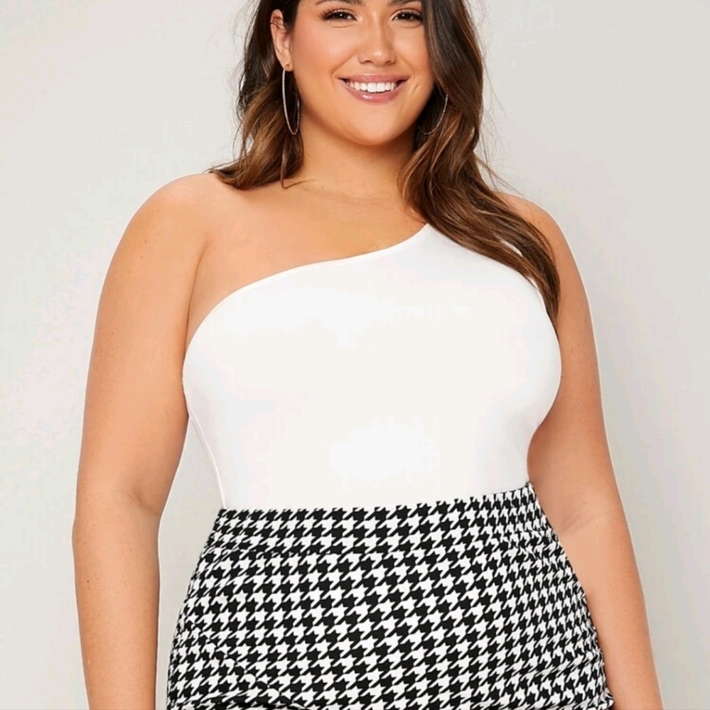 One shoulder bodysuit